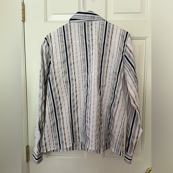 Evan-Picone Woman’s Long Sleeve Button Down Dress Shirt, size 14 - Picture 2 of 8